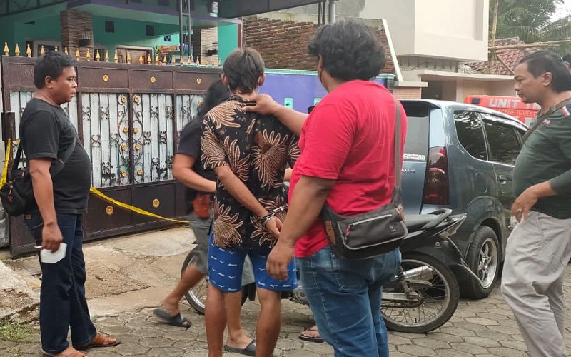 title Perempuan di Banyumas Tewas Ditangan Kekasih, Dibekap lalu Disetrum Listrik Perempuan di Banyumas Tewas Ditangan Kekasih, Dibekap lalu Disetrum Listrik