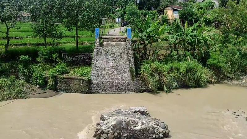  Jembatan Penghubung Antardesa di Pemalang Putus, Warga Memutar Puluhan Kilometer
