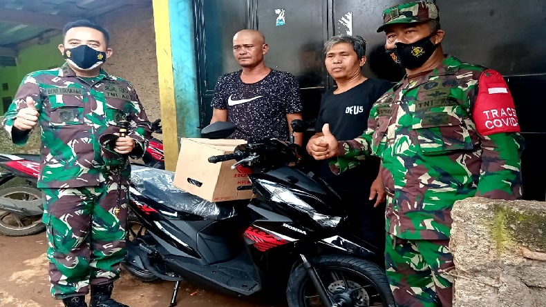 Ayah Handi Saputra Haru dan Bahagia Terima Motor Baru dari Pangdam Siliwangi