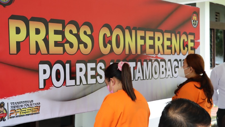  2 Wanita Tersangka Penipuan Uang Ratusan Juta Bermodus Investasi Ditangkap Polres Kotamobagu