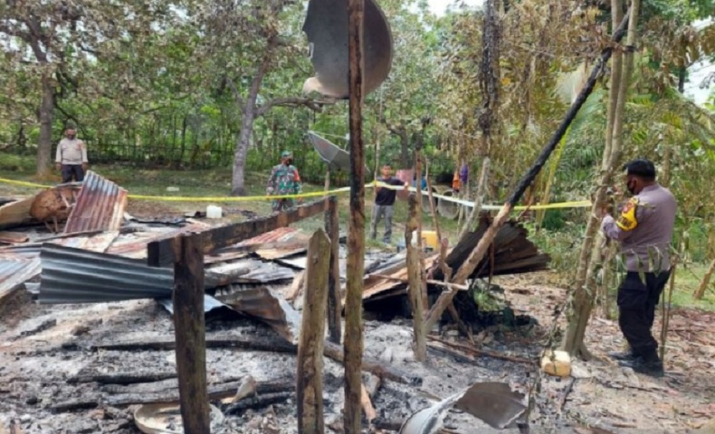 Dituding Punya Ilmu Hitam, Rumah Pasutri di Konawe Selatan Dibakar Warga