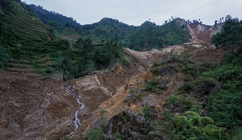 Longsor Sepanjang 1 Kilometer Tutup Jalan Desa Pranten dan Rejosari Batang - Bagian 2