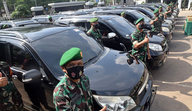 Momen Bahagia Prajurit Kodim 0733 Kota Semarang Terima Hibah Mobil - Bagian 3