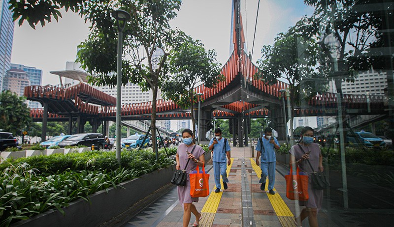 Melihat dari Dekat JPO Kapal Pinisi di Jalan Jenderal Sudirman - Bagian 3