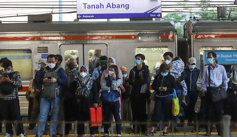 Potret Kepadatan Penumpang KRL saat Jam Pulang Kerja - Bagian 3