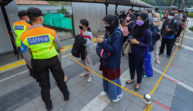 Potret Kepadatan Penumpang KRL saat Jam Pulang Kerja - Bagian 5