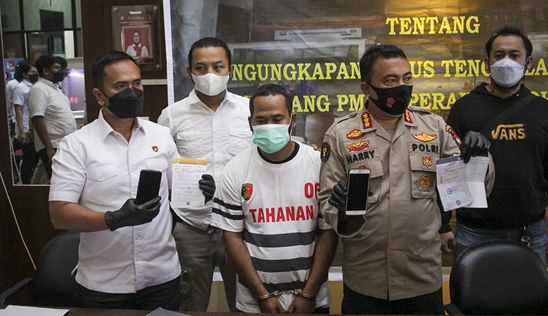 Polda Kepri dan Polda NTB Tangkap Penyalur TKI Ilegal - Bagian 2