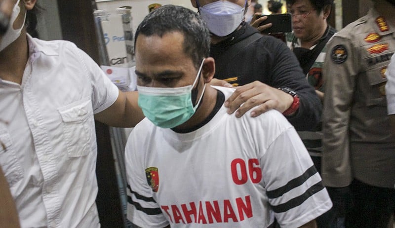 Polda Kepri dan Polda NTB Tangkap Penyalur TKI Ilegal - Bagian 1