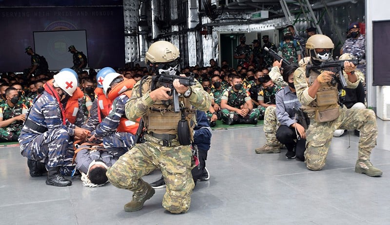 Aksi Pembebasan Sandera-Manuver Pesawat Bikin Takjub Taruna Akademi TNI - Bagian 4