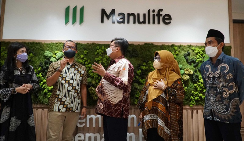 Manulife-IPB Salurkan Wakaf dan Donasi dari Manfaat Polis Asuransi Jiwa Syariah - Bagian 1
