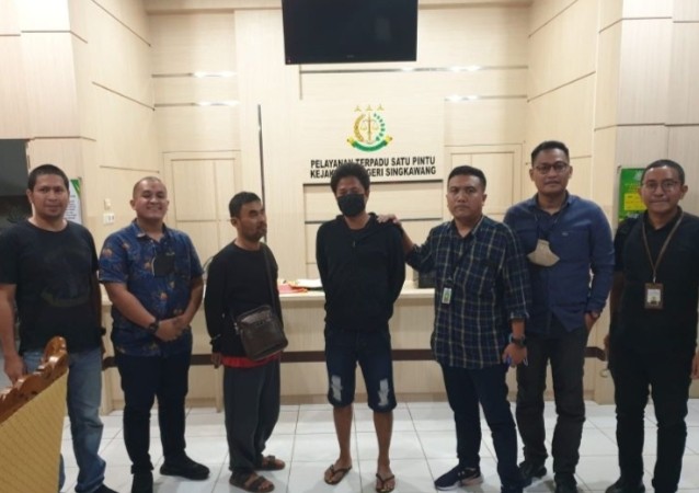 Kejati Kalbar Tangkap 2 DPO Kasus Cukai Kejari Bekasi