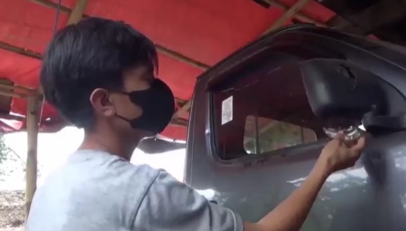 Pedagang Buah di Gowa Ditembak OTK, Peluru Kena Spion dan Pintu Mobil