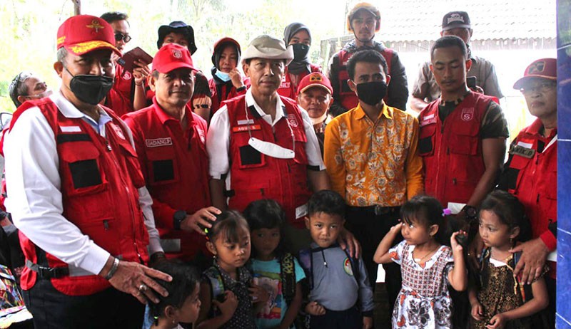 Pimpinan Relawan Siaga Kunjungi Desa Sumberwuluh yang Terdampak Parah Erupsi Gunung Semeru - Bagian 2