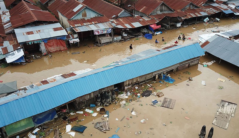 Suasana Pasar Youtefa Abepura Terendam Banjir - Bagian 1