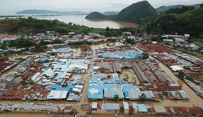 Suasana Pasar Youtefa Abepura Terendam Banjir - Bagian 2