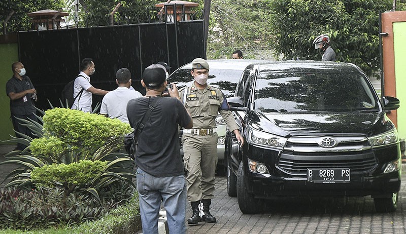 Ruang Kerja Wali Kota Bekasi Rahmat Effendi Digeledah KPK - Bagian 3