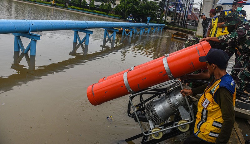 Mobil Pompa Penyedot Air Disiagakan untuk Antisipasi Banjir Palembang  - Bagian 3