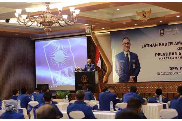 title Buka LKAD PAN DIY, Zulkifli Hasan Minta Para Kader Tunjukkan Karya Nyata Buka LKAD PAN DIY, Zulkifli Hasan Minta Para Kader Tunjukkan Karya Nyata