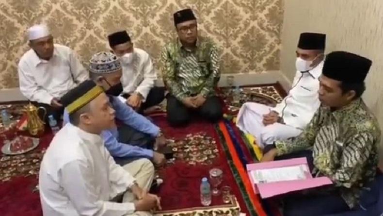Ustaz Abdul Somad Tuntun Mualaf Ucapkan Syahadat di Deliserdang Disaksikan Edy Rahmayadi