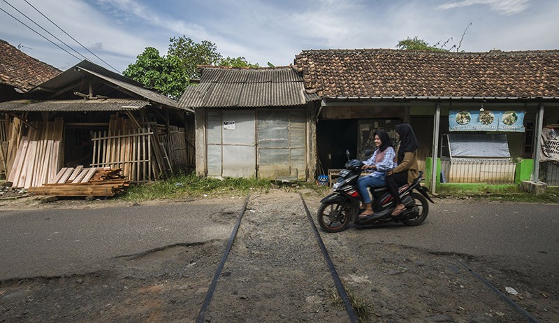 Jalur Kereta Api Pandeglang-Labuan Sepanjang 37,9 Km Diaktifkan Kembali - Bagian 2