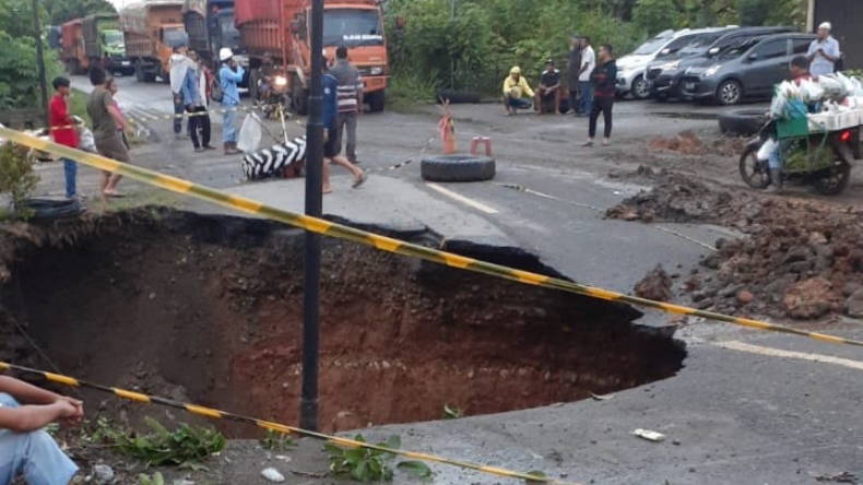 Jalinsum Muara Enim-Baturaja Sumsel Amblas, Ini Penampakannya