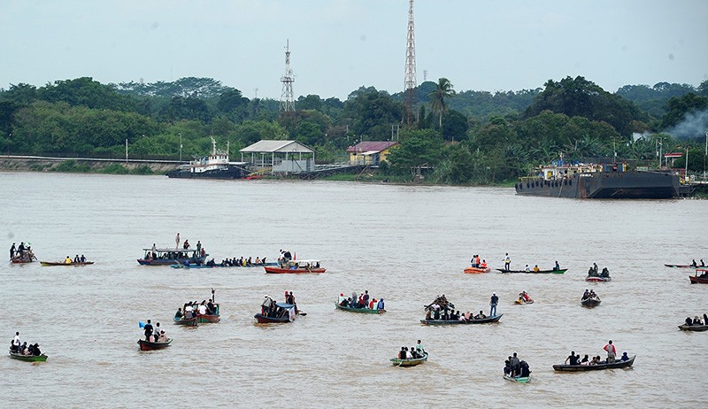 Serunya Lomba Pacu Perahu di Sungai Batanghari - Bagian 2
