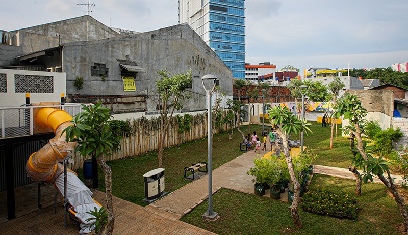 Melihat Anak-Anak Bermain di Taman Maju Bersama Simpang UKU - Bagian 2