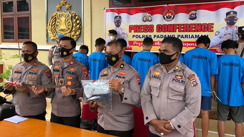 Polisi Tangkap 9 Pemuda Bersamurai di Padang Pariaman