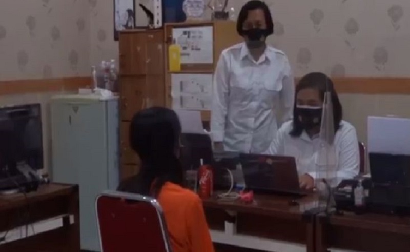 Ibu Muda di Kediri Aniaya Anak Tetangga hingga Muntah Darah, Begini Kronologinya