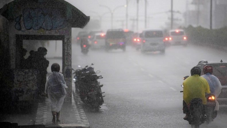 BMKG: Waspada Peningkatan Curah Hujan Disertai Angin Kencang di Jabodetabek 13-15 Januari 2022