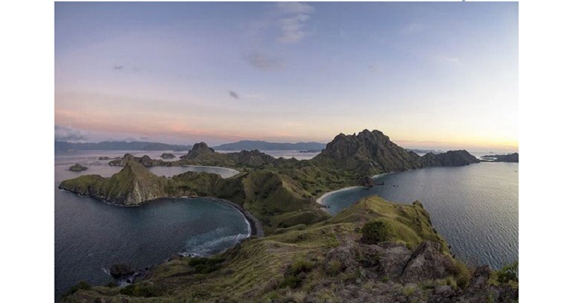 Tips Menjelajahi Pulau Padar, Indah Bisa Lihat Sunset hingga Sabana