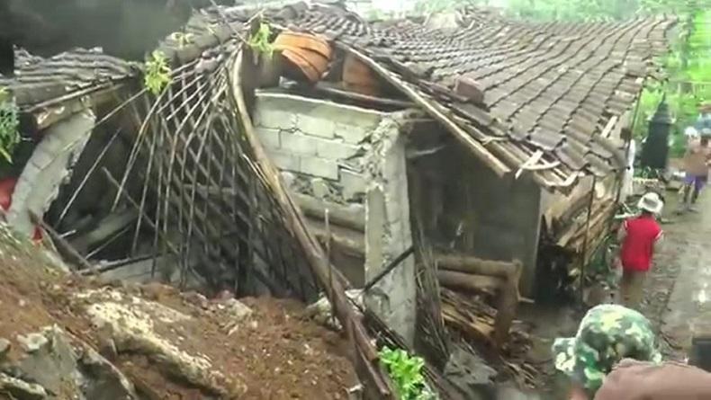 Talud Longsor di Temanggung, 2 Rumah Rusak  