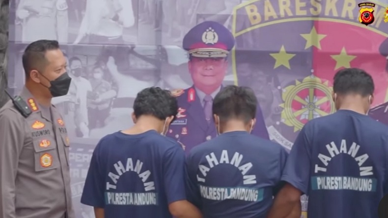 title 3 Pemuda Bunuh Anak 14 Tahun di Cangkuang Bandung, Motifnya Dendam Salah Sasaran 3 Pemuda Bunuh Anak 14 Tahun di Cangkuang Bandung, Motifnya Dendam Salah Sasaran
