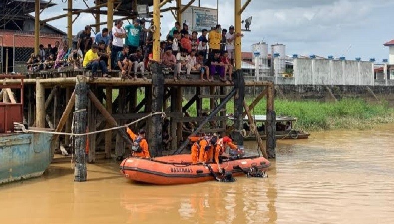 Perbaiki Mesin Kapal, Teknisi Diduga Terpeleset Jatuh ke Sungai Batanghari