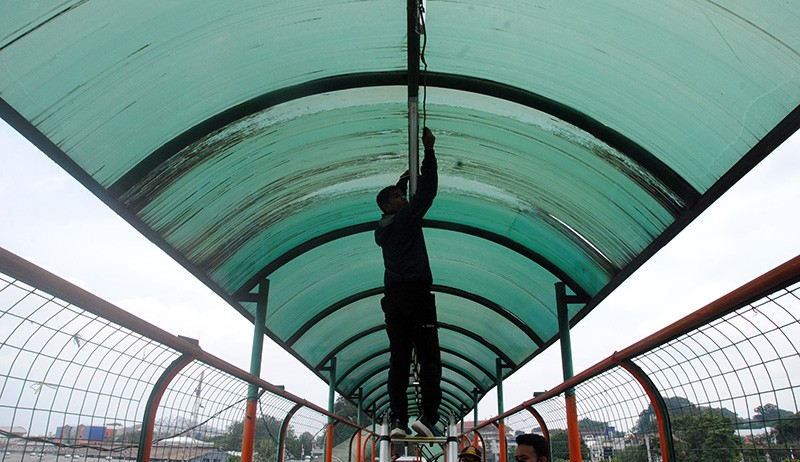 KRL Commuterline Banyak Aksi Pencopetan, JPO Stasiun Bogor Dipasang CCTV - Bagian 1