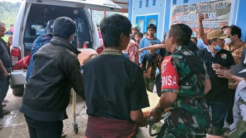 title Rombongan Acara Pemakaman Kecelakaan Masuk Jurang di Toraja Utara, 1 Tewas 8 Luka Rombongan Acara Pemakaman Kecelakaan Masuk Jurang di Toraja Utara, 1 Tewas 8 Luka