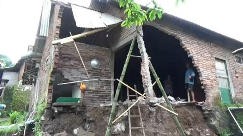 Satu Rumah di Semarang Rusak Akibat Bencana Tanah Bergerak 