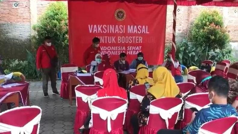 Puluhan Tenaga Pendidik di Pekalongan Disuntik Vaksin Booster