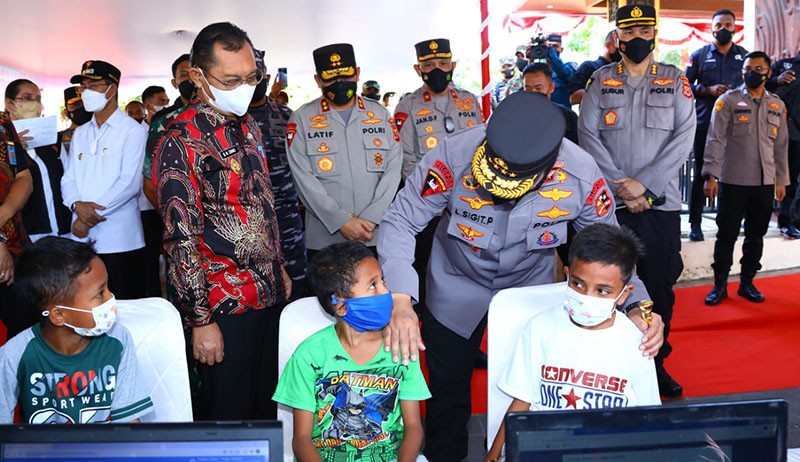Kapolri Minta Forkopimda Maluku Percepat Vaksinasi Kejar Target 70 Persen - Bagian 2