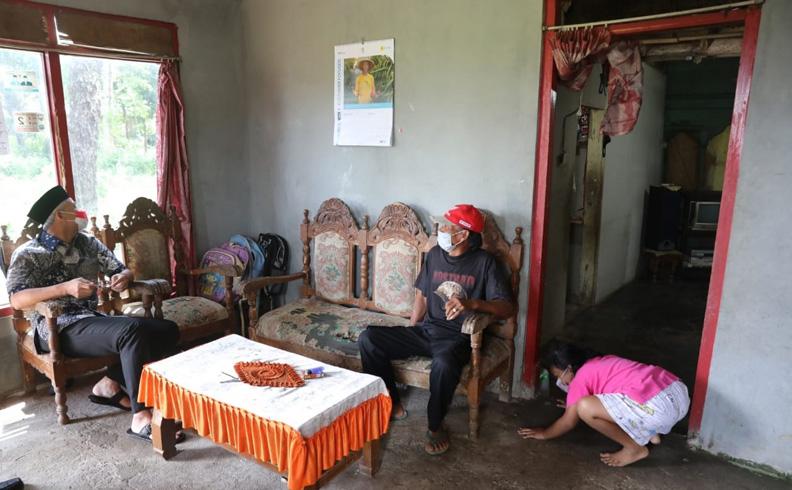 Bantu Perbaiki Rumah Kader PDIP, Ganjar: Ini Tondo Tresno dari Saya