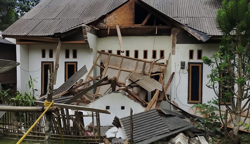 Puskesmas Sumur Rusak akibat Gempa Banten, Pasien Dipindahkan