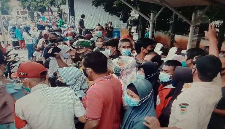 Operasi Pasar Minyak Goreng Digelar di Purwakarta, Banyak Warga Kecewa Tak Kebagian