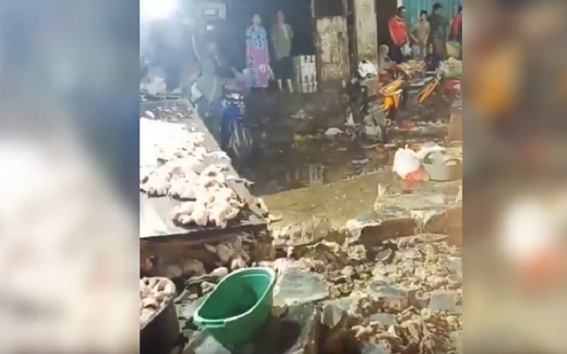 Pedagang Ayam Tewas Tertimpa Tembok Pasar Antasari yang Roboh Diseruduk Mobil