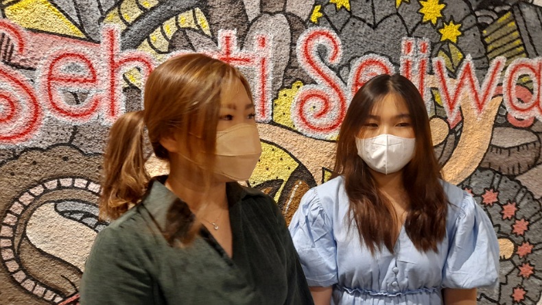 title Inspiratif, 2 Mahasiswi Cantik Ini Berani Buka Usaha Kafe di Tengah Pandemi Covid-19 Inspiratif, 2 Mahasiswi Cantik Ini Berani Buka Usaha Kafe di Tengah Pandemi Covid-19