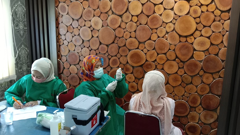 300.000 Warga Kota Bandung Dibidik Vaksin Booster, Didominasi Lansia