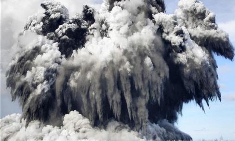 Gunung Berapi di Tonga Meletus, Peringatan Tsunami di Pasifik