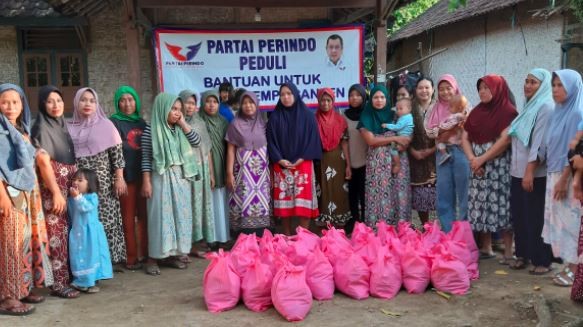 Korban Gempa Banten di Pandeglang Terharu Dapat Sembako dari Partai Perindo
