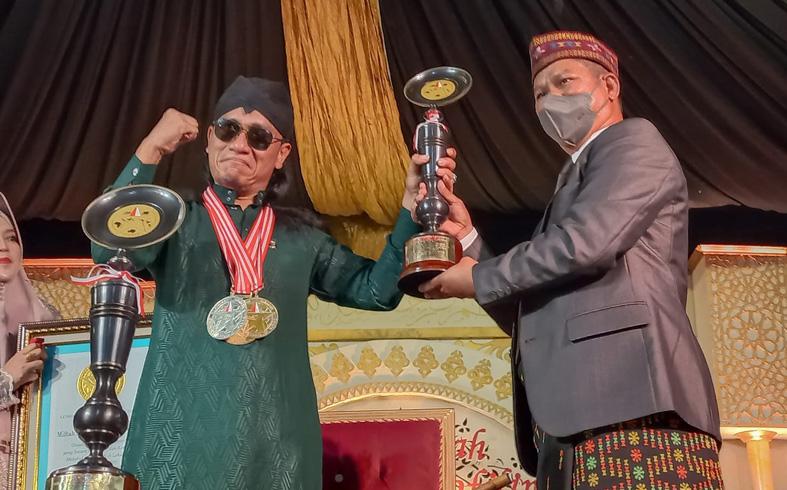  Ciptakan 3 Rekor, Gus Miftah Diganjar Penghargaan Leprid