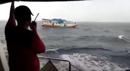 KM Kosinda Mati Mesin di Perairan Halmahera Selatan, 33 Penumpang Terombang-Ambing 