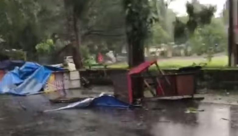 Angin Kencang Terjang Temanggung, Sejumlah Gerobak PKL Porak-poranda